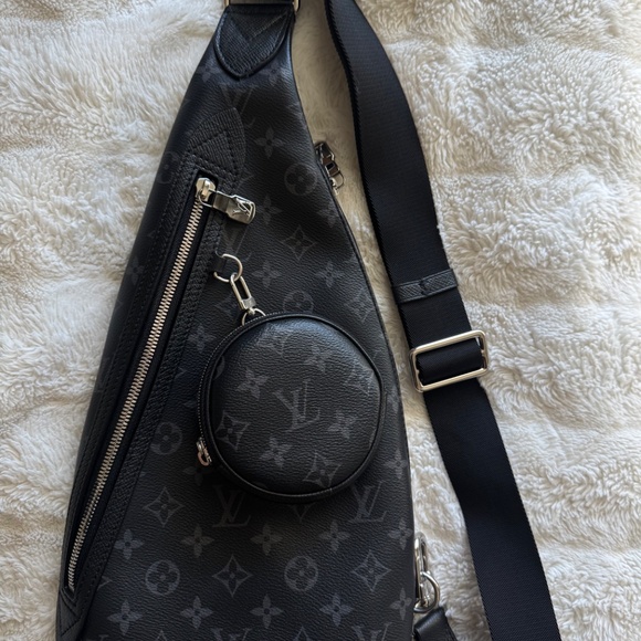 Louis Vuitton Duo Sling bag - Picture 7 of 8